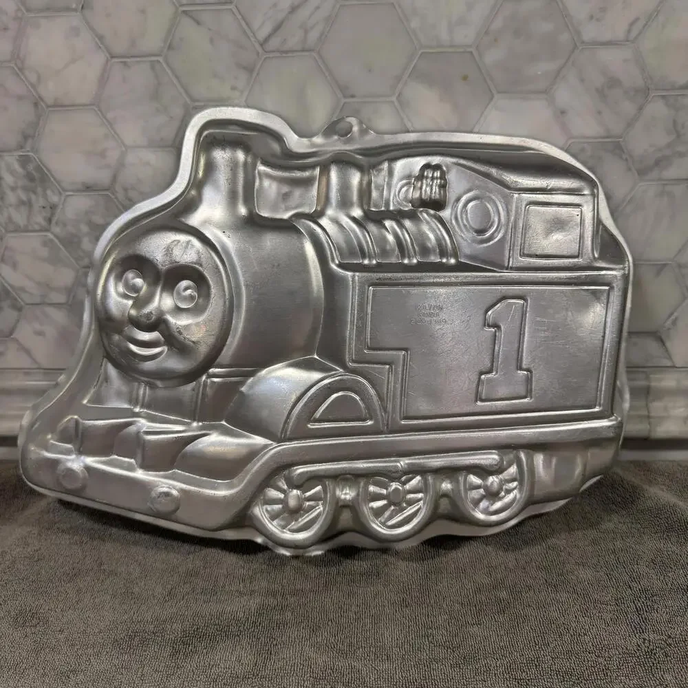 Wilton Cake Pan 2105-1349 Thomas Train 1 Cake Silver Aluminum